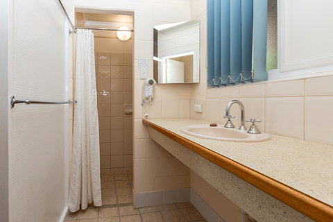 Blue Seas Motel - Lightning Ridge Tourism 2