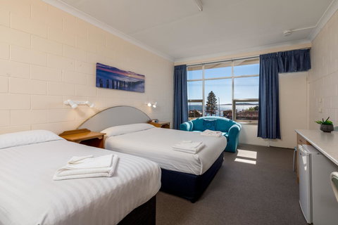 Blue Seas Motel - Lightning Ridge Tourism 5