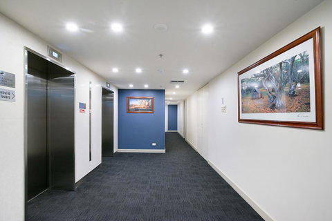Beachside Luxury & Comfort, Ocean Views In Glenelg - Lightning Ridge Tourism 31