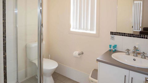 Wallaroo Holiday Park - Lightning Ridge Tourism 32