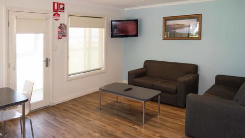 Wallaroo Holiday Park - Lightning Ridge Tourism 18