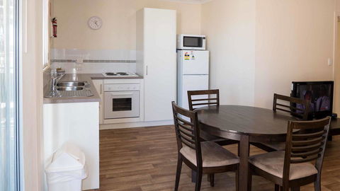 Wallaroo Holiday Park - Lightning Ridge Tourism 17