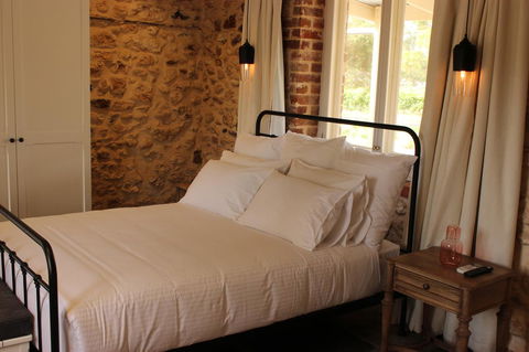 OXENBERRY FARM - Lightning Ridge Tourism 13