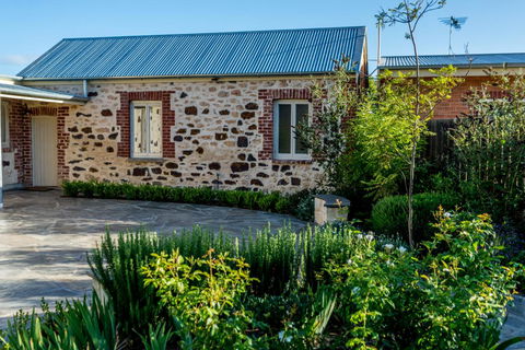 OXENBERRY FARM - Lightning Ridge Tourism 7