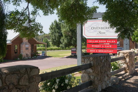 OXENBERRY FARM - Lightning Ridge Tourism 0