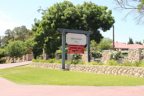 OXENBERRY FARM - Lightning Ridge Tourism 17