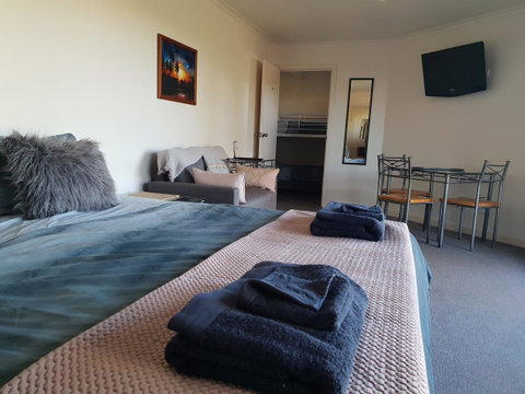 Barossa Valley Studio - Lightning Ridge Tourism 2