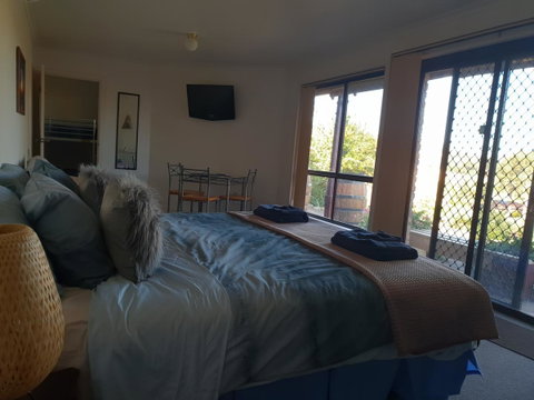 Barossa Valley Studio - Lightning Ridge Tourism 14