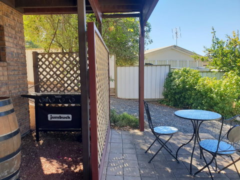 Barossa Valley Studio - Lightning Ridge Tourism 9