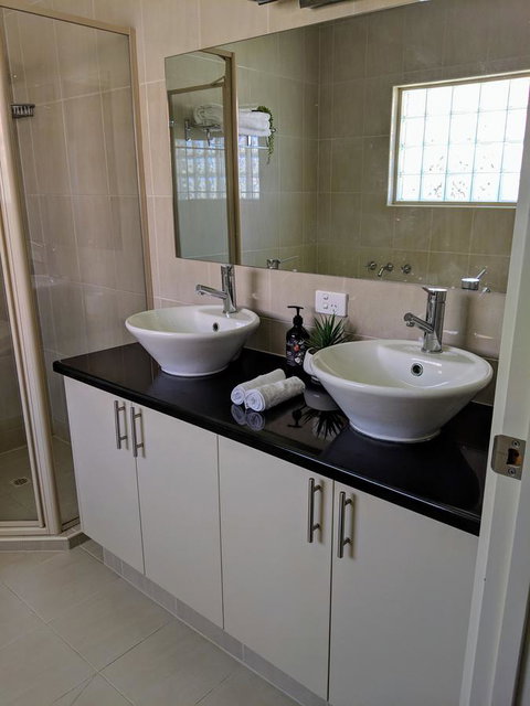 Ochre Point Beach House On Moana Seafront - Lightning Ridge Tourism 10