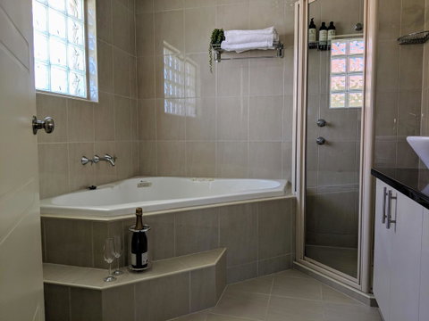 Ochre Point Beach House On Moana Seafront - Lightning Ridge Tourism 9