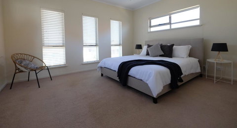 Ochre Point Beach House On Moana Seafront - Lightning Ridge Tourism 8