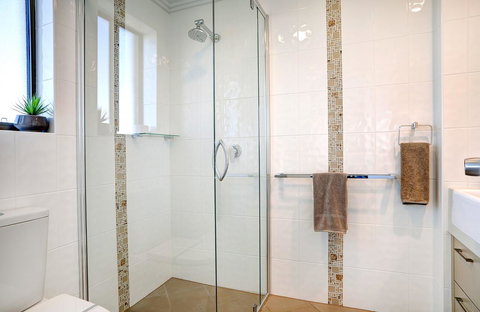 Limani Motel - Lightning Ridge Tourism 30