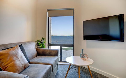 Limani Motel - Lightning Ridge Tourism 6