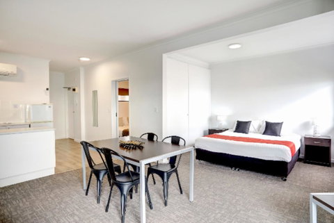 Limani Motel - Lightning Ridge Tourism 43