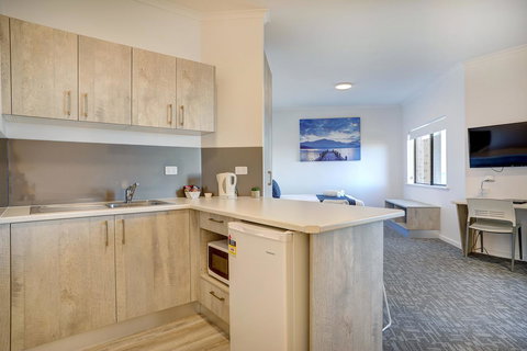 Limani Motel - Lightning Ridge Tourism 39