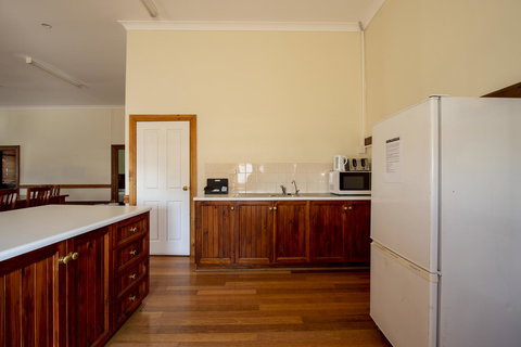 City Centre Motel Hotel - Lightning Ridge Tourism 35