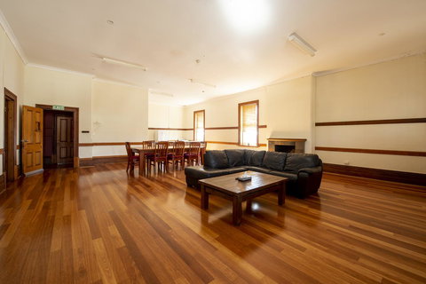 City Centre Motel Hotel - Lightning Ridge Tourism 37