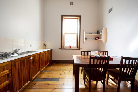 City Centre Motel Hotel - Lightning Ridge Tourism 5