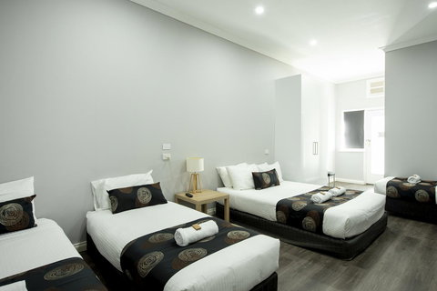 City Centre Motel Hotel - Lightning Ridge Tourism 12