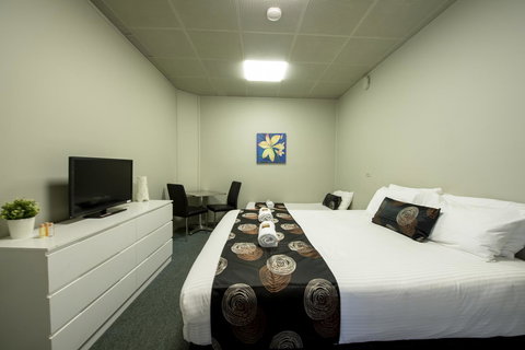 City Centre Motel Hotel - Lightning Ridge Tourism 31