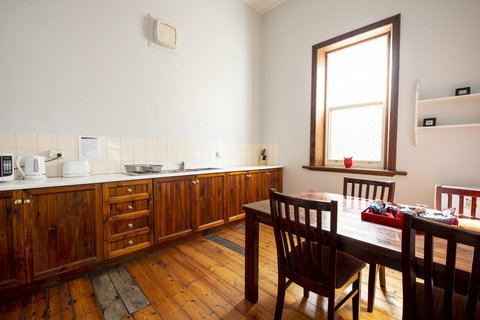 City Centre Motel Hotel - Lightning Ridge Tourism 4