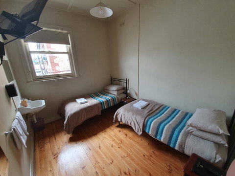 Pier Hotel Port Lincoln - Lightning Ridge Tourism 25