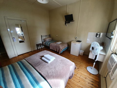 Pier Hotel Port Lincoln - Lightning Ridge Tourism 15