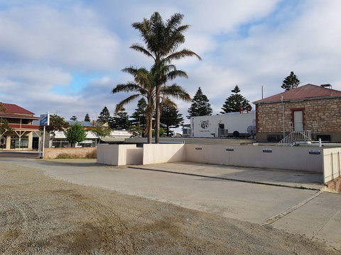 Pier Hotel Port Lincoln - Lightning Ridge Tourism 32