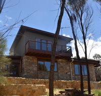 Of Stone and Wood Guesthouse - Lightning Ridge Tourism