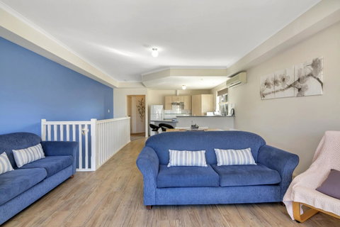 The Lighthouse - Port Willunga - C21 SouthCoast Holidays - Lightning Ridge Tourism 7