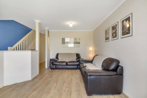 The Lighthouse - Port Willunga - C21 SouthCoast Holidays - Lightning Ridge Tourism 8
