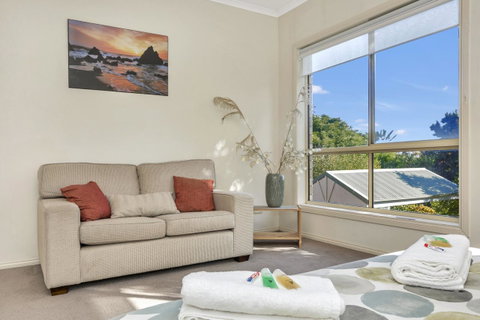 The Lighthouse - Port Willunga - C21 SouthCoast Holidays - Lightning Ridge Tourism 4