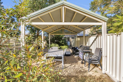 The Lighthouse - Port Willunga - C21 SouthCoast Holidays - Lightning Ridge Tourism 14