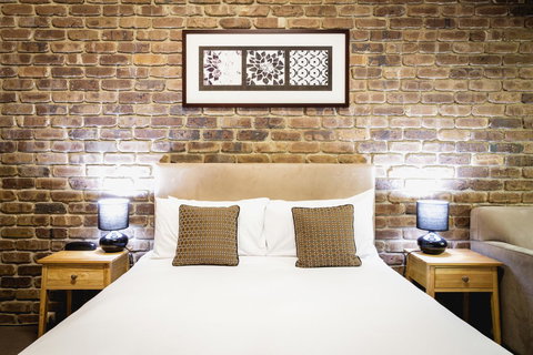 The Lodge By Manna - Lightning Ridge Tourism 5