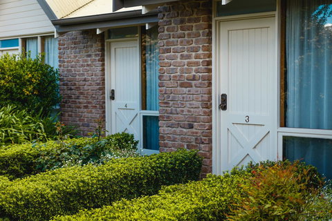 The Lodge By Manna - Lightning Ridge Tourism 15