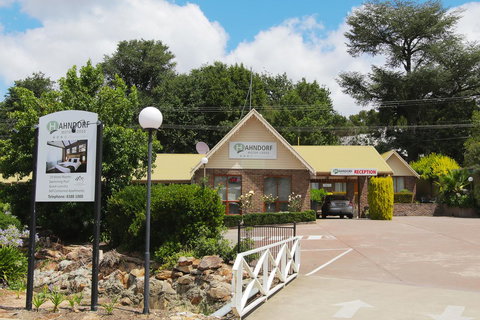 The Lodge By Manna - Lightning Ridge Tourism 0