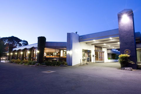 The Commodore - Lightning Ridge Tourism 1