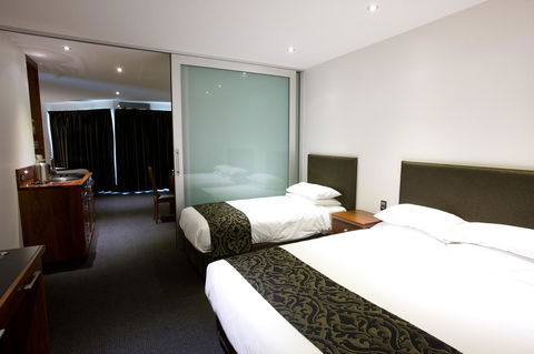 The Commodore - Lightning Ridge Tourism 9