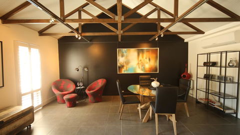 Irongate Studio B&B - Lightning Ridge Tourism 15