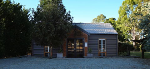 Irongate Studio B&B - Lightning Ridge Tourism 10