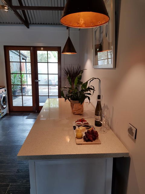 Irongate Studio B&B - Lightning Ridge Tourism 6