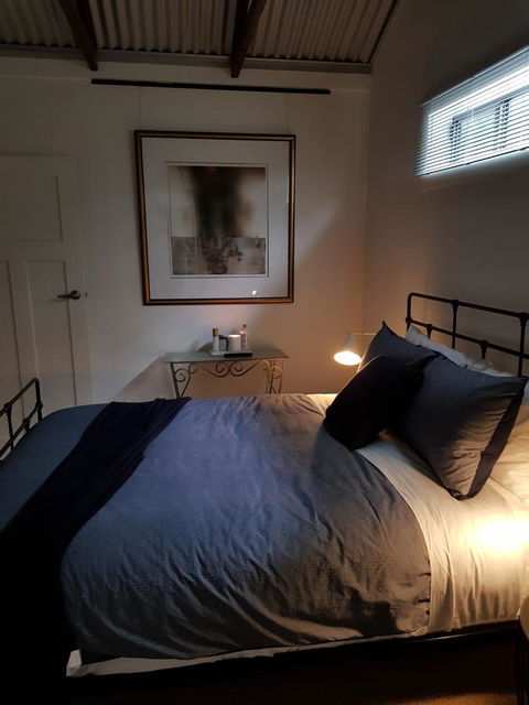 Irongate Studio B&B - Lightning Ridge Tourism 3