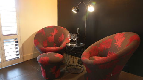 Irongate Studio B&B - Lightning Ridge Tourism 13