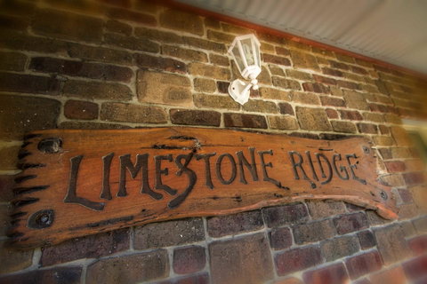 Limestone Ridge - Lightning Ridge Tourism 19