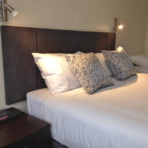 Victor Harbor City Inn - Lightning Ridge Tourism 29