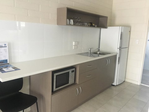 Victor Harbor City Inn - Lightning Ridge Tourism 11