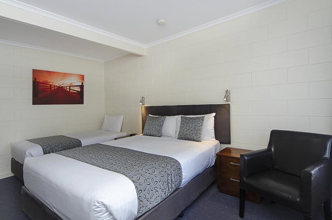 Victor Harbor City Inn - Lightning Ridge Tourism 32