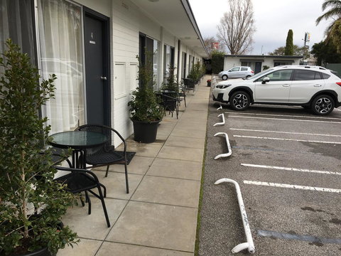 Victor Harbor City Inn - Lightning Ridge Tourism 8