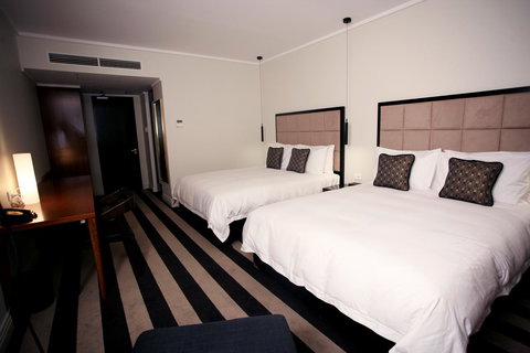 Ellen Hotel - Lightning Ridge Tourism 19